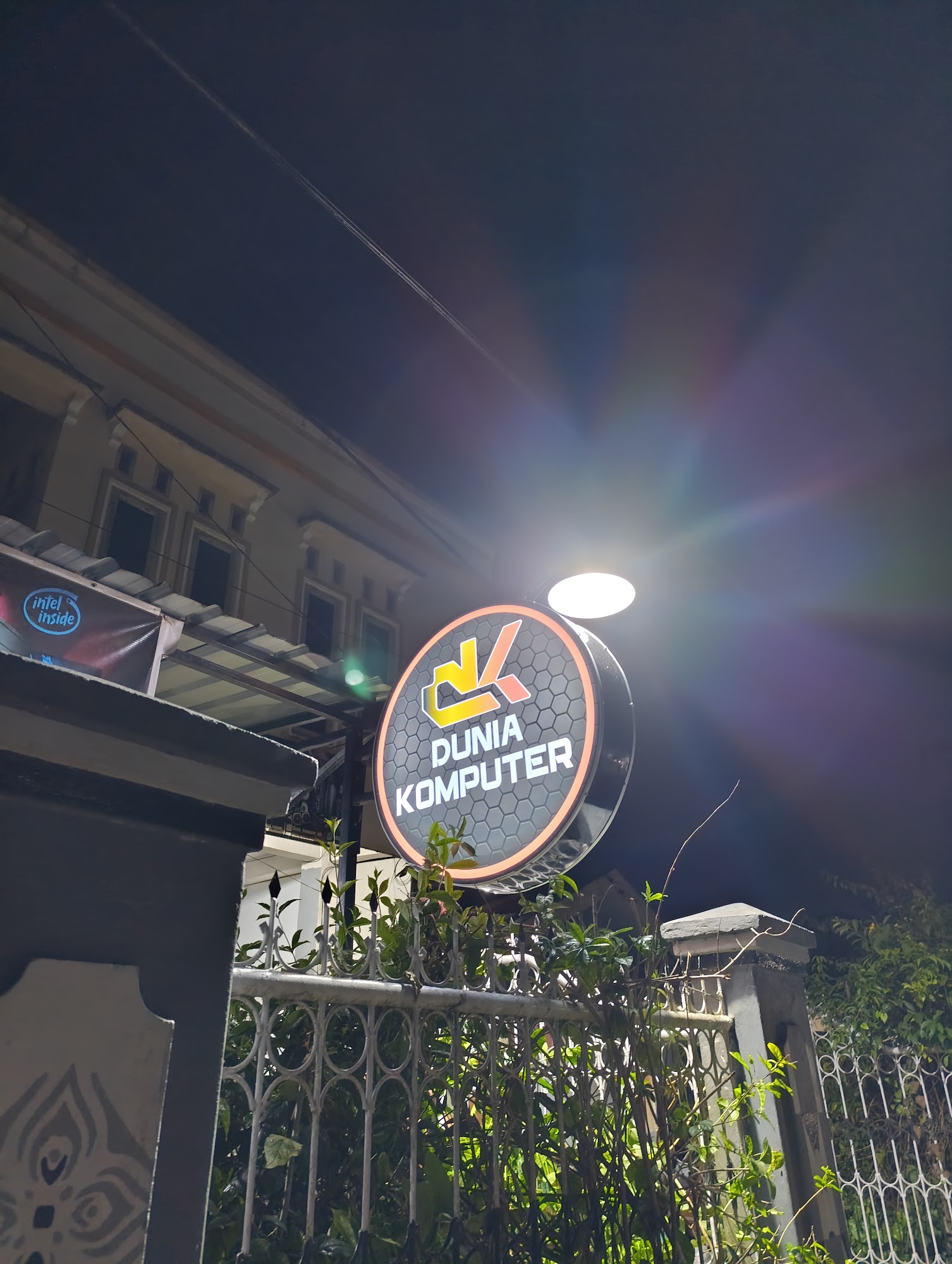 Storefront Dunia Komputer Kendari